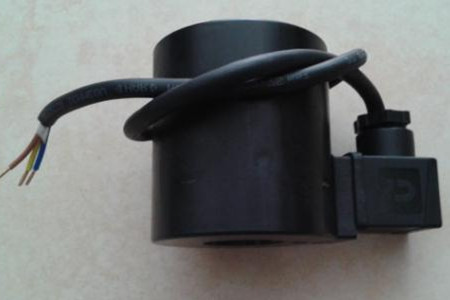 電磁線圈的電感主要起到什么作用？